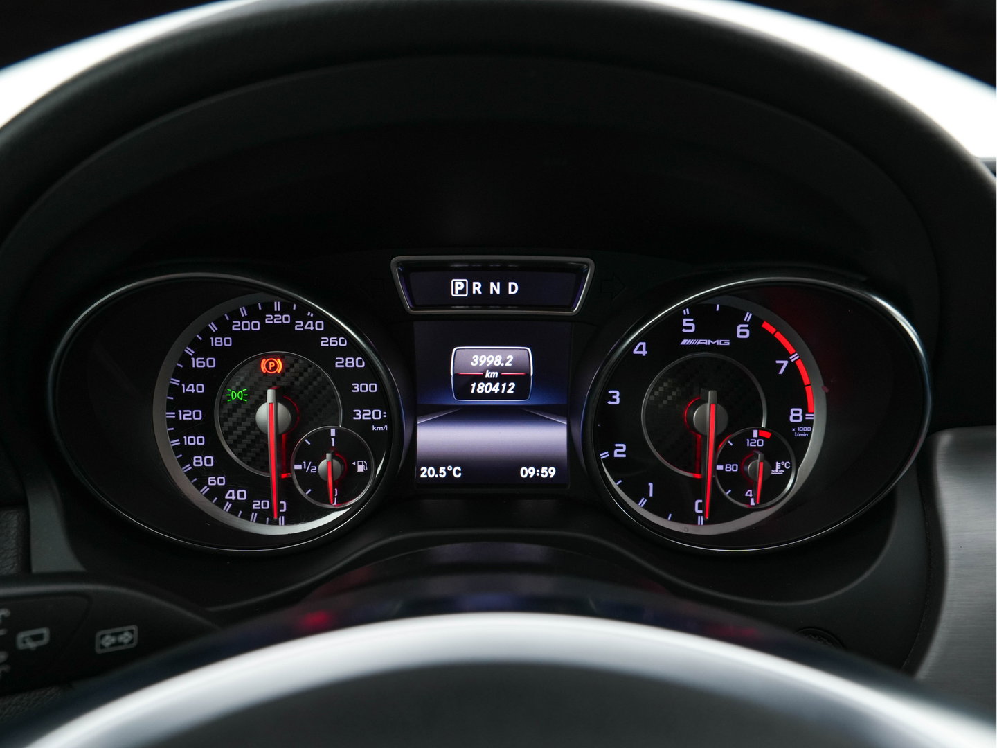 Mercedes-Benz GLA AMG 45 4MATIC *PANO | XENON | LEATHER-ALCANTARA | MEMORY-PACK | HARMAN/KARDON-AUDIO | KEYLESS |  CAMERA | SPORT-SEATS | HEATED-SEATS | NAVI-FULLMAP | SHIFT-PADDLES  | ECC | PDC | CRUISE | 20''ALU*