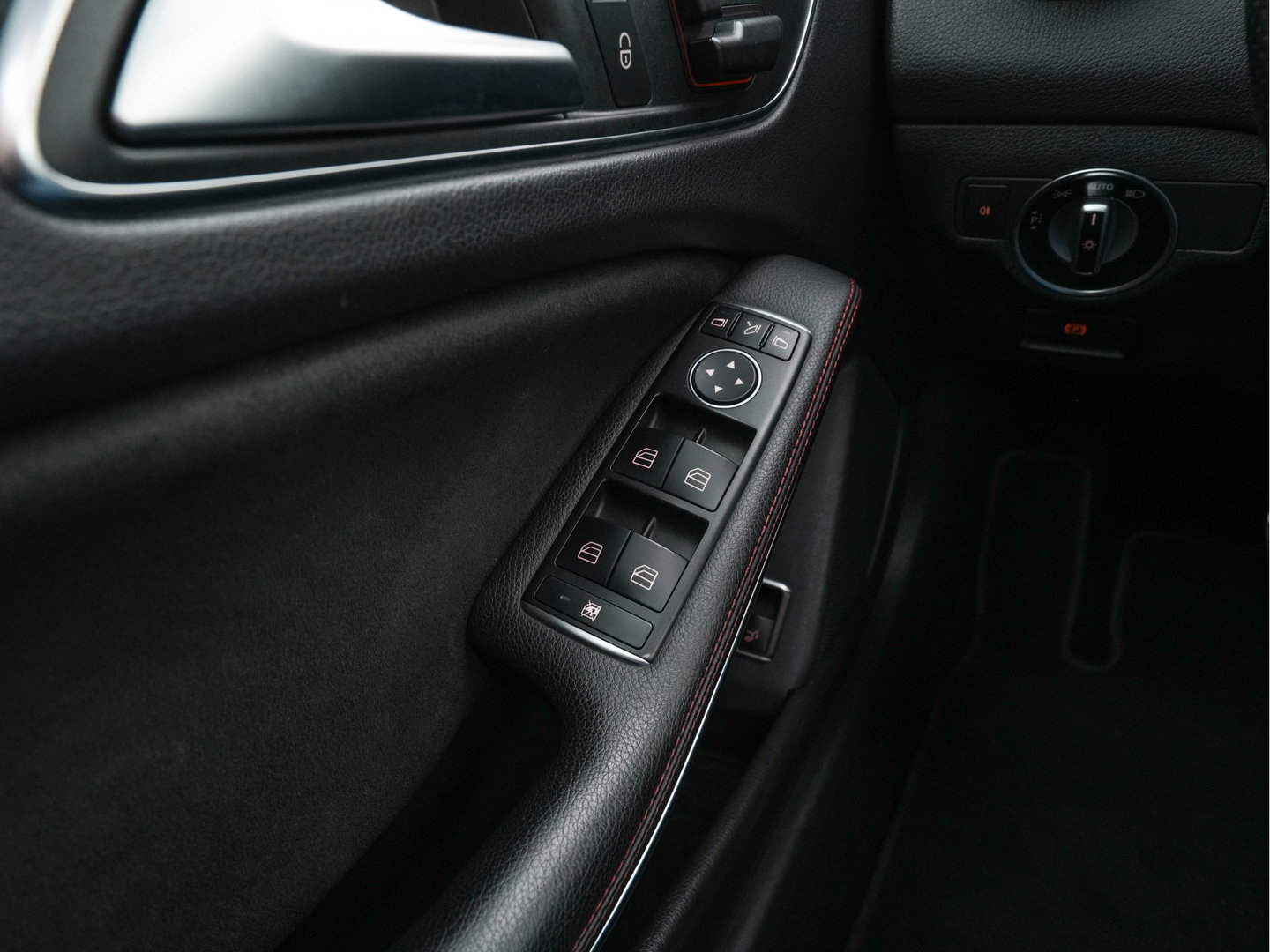 Mercedes-Benz GLA AMG 45 4MATIC *PANO | XENON | LEATHER-ALCANTARA | MEMORY-PACK | HARMAN/KARDON-AUDIO | KEYLESS |  CAMERA | SPORT-SEATS | HEATED-SEATS | NAVI-FULLMAP | SHIFT-PADDLES  | ECC | PDC | CRUISE | 20''ALU*