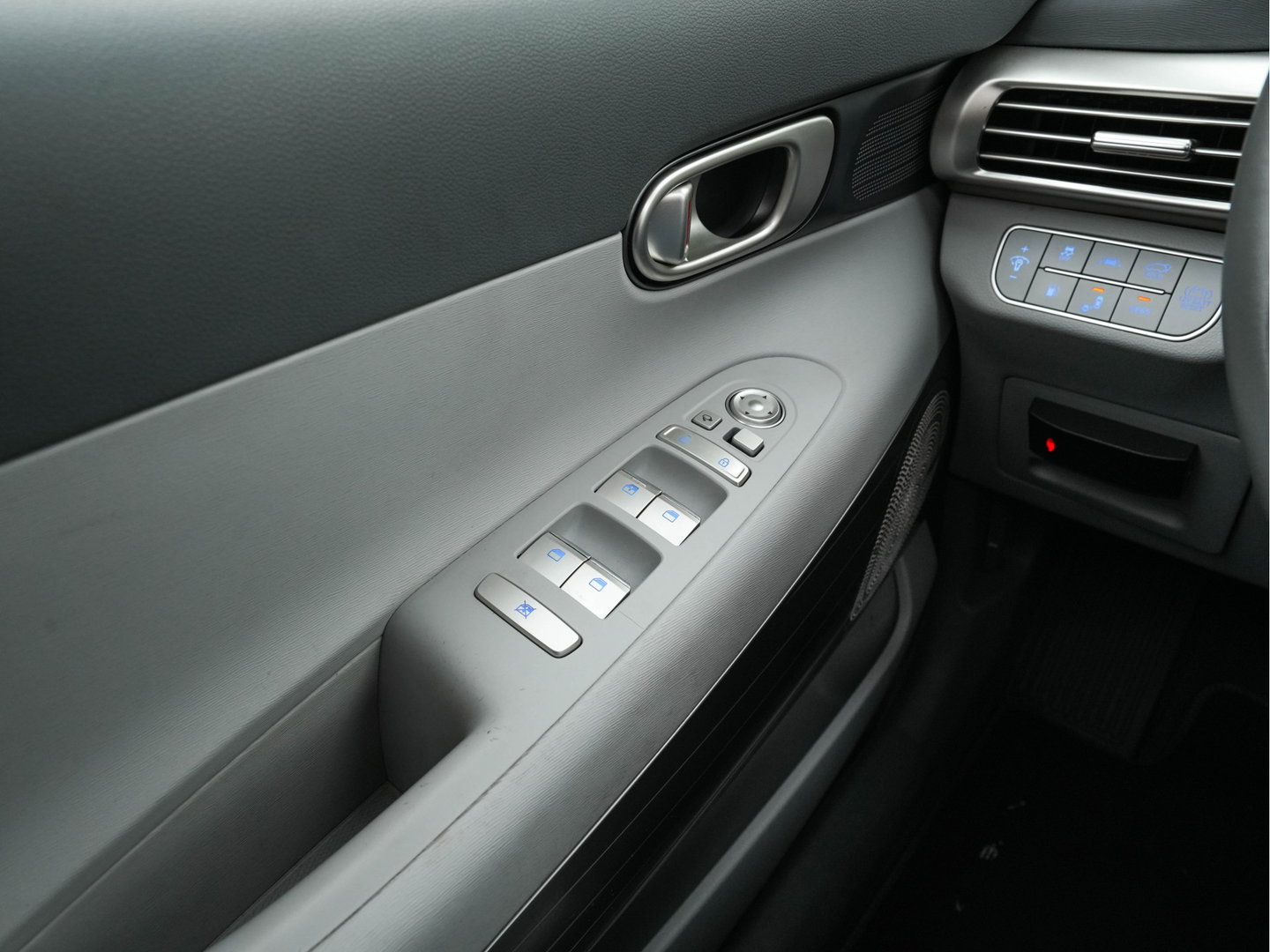 Hyundai NEXO FCEV Plus Pack [ HYDROGENIUM ] (INCL-BTW) Aut. *PANO | LEATHER | NAVI-FULLMP | ADAPTIVE-CRUISE |  FULL-LED | KEYLESS | DAB |  KRELL-AUDIO | WIDE-COCKPIT | TOPVIEW | SHIFTPADDLES | COMFORTSEATS |  19"ALU*