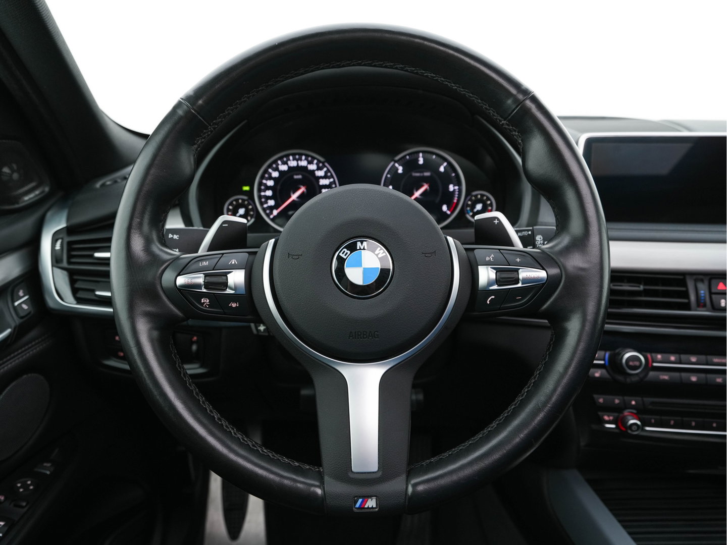 BMW X5 xDrive30d M-Sportpack High Executive Aut. *PANO | LEATHER | FULL-LED | HARMAN/KARDON | HEAD-UP | MEMORY-PACK | DIGI-COCKPIT | KEYLESS | CAMERA | NAVI-FULLMAP | AMBIENTLIGHT | HEATED-COMFORTSEATS | SHIFT-PADDLES | 20"ALU*