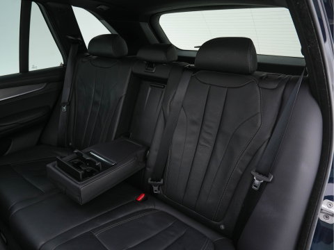 BMW X5 xDrive30d M-Sportpack High Executive Aut. *PANO | LEATHER | FULL-LED | HARMAN/KARDON | HEAD-UP | MEMORY-PACK | DIGI-COCKPIT | KEYLESS | CAMERA | NAVI-FULLMAP | AMBIENTLIGHT | HEATED-COMFORTSEATS | SHIFT-PADDLES | 20"ALU*
