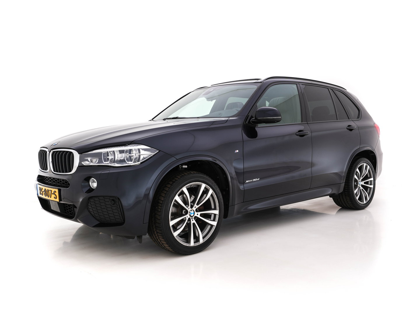 BMW X5 xDrive30d M-Sportpack High Executive Aut. *PANO | LEATHER | FULL-LED | HARMAN/KARDON | HEAD-UP | MEMORY-PACK | DIGI-COCKPIT | KEYLESS | CAMERA | NAVI-FULLMAP | AMBIENTLIGHT | HEATED-COMFORTSEATS | SHIFT-PADDLES | 20"ALU*