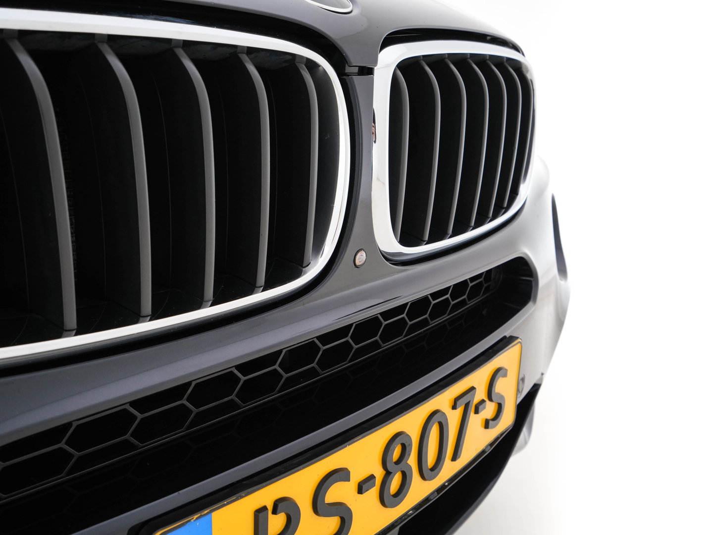 BMW X5 xDrive30d M-Sportpack High Executive Aut. *PANO | LEATHER | FULL-LED | HARMAN/KARDON | HEAD-UP | MEMORY-PACK | DIGI-COCKPIT | KEYLESS | CAMERA | NAVI-FULLMAP | AMBIENTLIGHT | HEATED-COMFORTSEATS | SHIFT-PADDLES | 20"ALU*