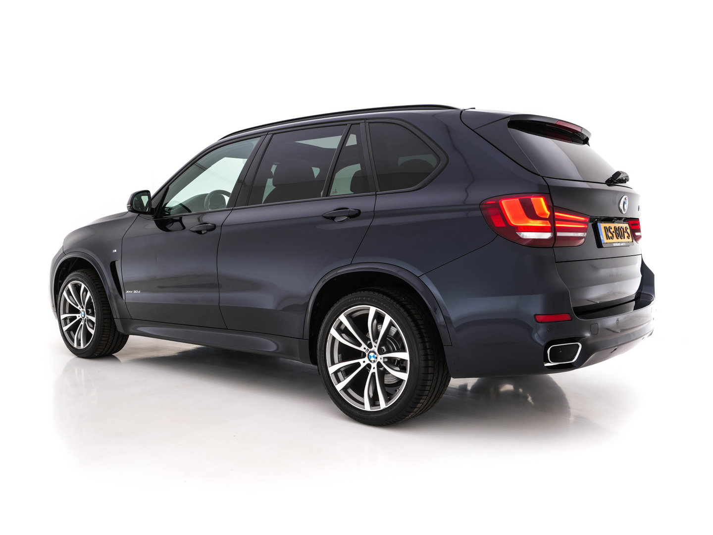 BMW X5 xDrive30d M-Sportpack High Executive Aut. *PANO | LEATHER | FULL-LED | HARMAN/KARDON | HEAD-UP | MEMORY-PACK | DIGI-COCKPIT | KEYLESS | CAMERA | NAVI-FULLMAP | AMBIENTLIGHT | HEATED-COMFORTSEATS | SHIFT-PADDLES | 20"ALU*