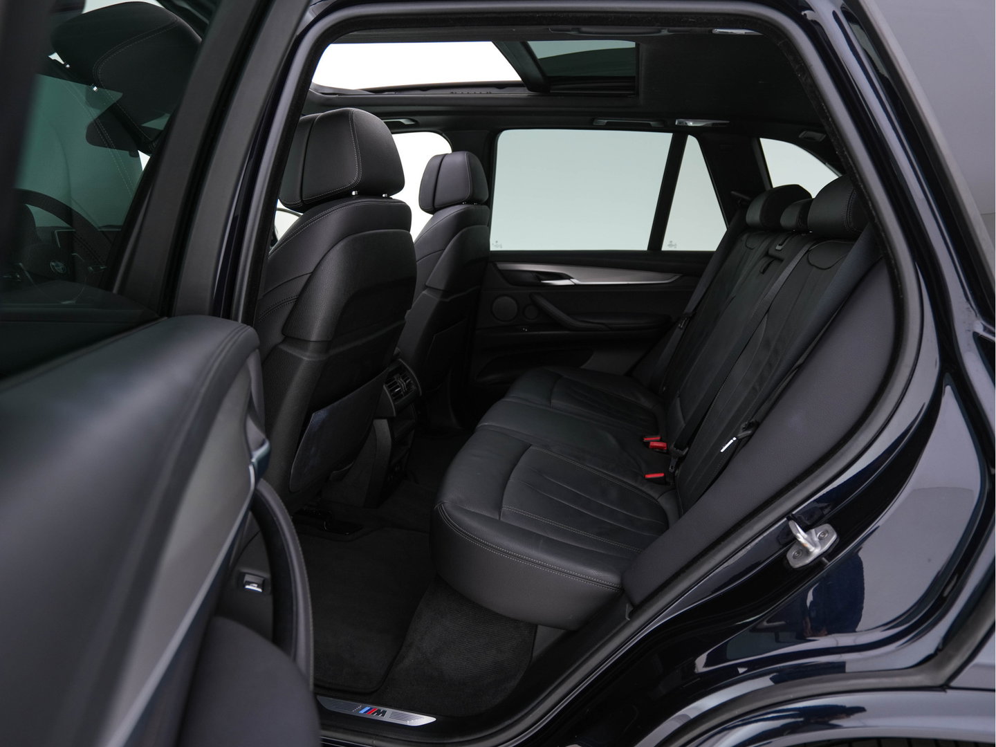 BMW X5 xDrive30d M-Sportpack High Executive Aut. *PANO | LEATHER | FULL-LED | HARMAN/KARDON | HEAD-UP | MEMORY-PACK | DIGI-COCKPIT | KEYLESS | CAMERA | NAVI-FULLMAP | AMBIENTLIGHT | HEATED-COMFORTSEATS | SHIFT-PADDLES | 20"ALU*