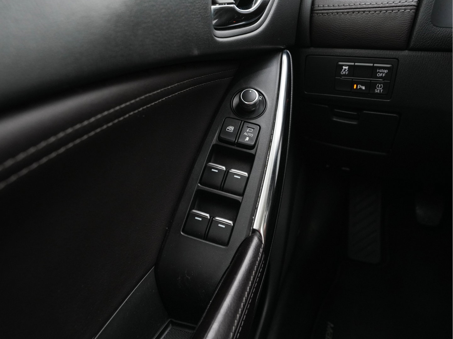 Mazda 6 Sportbreak 2.2D SkyActiv-D 150 Skylease GT (INCL-BTW) *LEATHER | FULL-LED | NAVI-FULLMAP | MEMORY-PACK | BOSE-AUDIO | BLIND-SPOT | CAMERA | KEYLESS | ECC | HEATED-SPORTSEATS | PDC | CRUISE | 17"ALU*