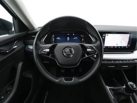 Škoda Octavia Combi 1.0 TSI Business Edition Plus (INCL-BTW) *FULL-LED | NAVI-FULLMAP | HEATED-COMFORTSEATS | DIGI-COCKPIT | CAMERA | KEYLESS | DAB | AMBIENTLIGHT | PRIVACYGLASS | ECC | CARPLAY | PDC | CRUISE | 17''ALU*