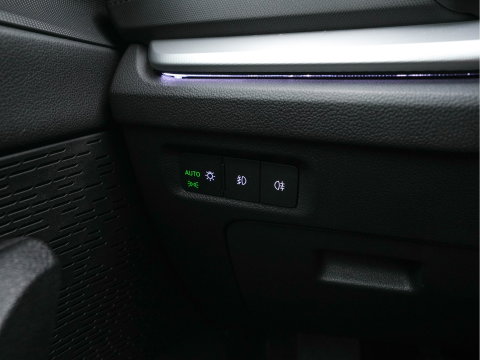 Škoda Octavia Combi 1.0 TSI Business Edition Plus (INCL-BTW) *FULL-LED | NAVI-FULLMAP | HEATED-COMFORTSEATS | DIGI-COCKPIT | CAMERA | KEYLESS | DAB | AMBIENTLIGHT | PRIVACYGLASS | ECC | CARPLAY | PDC | CRUISE | 17''ALU*