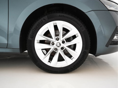 Škoda Octavia Combi 1.0 TSI Business Edition Plus (INCL-BTW) *FULL-LED | NAVI-FULLMAP | HEATED-COMFORTSEATS | DIGI-COCKPIT | CAMERA | KEYLESS | DAB | AMBIENTLIGHT | PRIVACYGLASS | ECC | CARPLAY | PDC | CRUISE | 17''ALU*