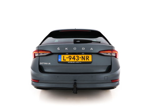 Škoda Octavia Combi 1.0 TSI Business Edition Plus (INCL-BTW) *FULL-LED | NAVI-FULLMAP | HEATED-COMFORTSEATS | DIGI-COCKPIT | CAMERA | KEYLESS | DAB | AMBIENTLIGHT | PRIVACYGLASS | ECC | CARPLAY | PDC | CRUISE | 17''ALU*