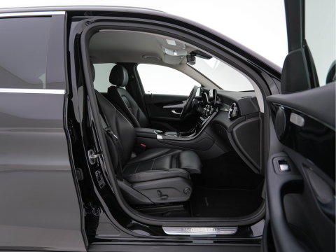 Mercedes-Benz GLC 300e 4MATIC Business Solution (Plug-In) {SoH-94%} (INCL-BTW) *LEATHER | FULL-LED | DIGI-COCKPIT | KEYLESS | DAB | HEATED-SPORTSEATS | CAMERA | PRIVACY-GLASS | NAVI-FULLMAP | ECC | PDC | CRUISE | 18''ALU*