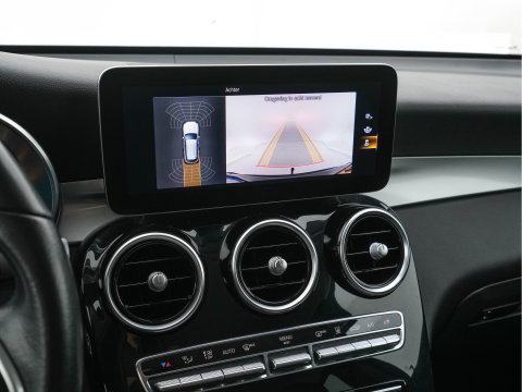 Mercedes-Benz GLC 300e 4MATIC Business Solution (Plug-In) {SoH-94%} (INCL-BTW) *LEATHER | FULL-LED | DIGI-COCKPIT | KEYLESS | DAB | HEATED-SPORTSEATS | CAMERA | PRIVACY-GLASS | NAVI-FULLMAP | ECC | PDC | CRUISE | 18''ALU*