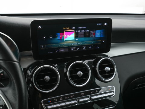 Mercedes-Benz GLC 300e 4MATIC Business Solution (Plug-In) {SoH-94%} (INCL-BTW) *LEATHER | FULL-LED | DIGI-COCKPIT | KEYLESS | DAB | HEATED-SPORTSEATS | CAMERA | PRIVACY-GLASS | NAVI-FULLMAP | ECC | PDC | CRUISE | 18''ALU*