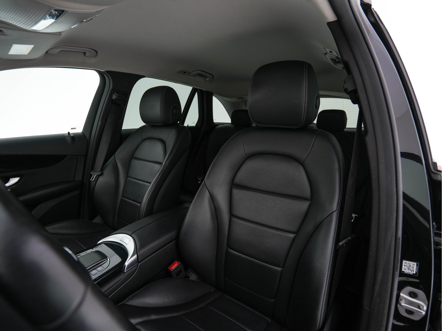Mercedes-Benz GLC 300e 4MATIC Business Solution (Plug-In) {SoH-94%} (INCL-BTW) *LEATHER | FULL-LED | DIGI-COCKPIT | KEYLESS | DAB | HEATED-SPORTSEATS | CAMERA | PRIVACY-GLASS | NAVI-FULLMAP | ECC | PDC | CRUISE | 18''ALU*