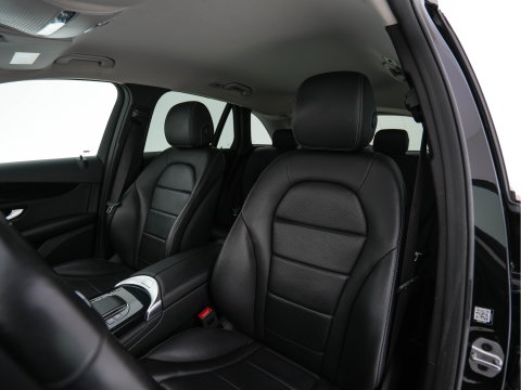 Mercedes-Benz GLC 300e 4MATIC Business Solution (Plug-In) {SoH-94%} (INCL-BTW) *LEATHER | FULL-LED | DIGI-COCKPIT | KEYLESS | DAB | HEATED-SPORTSEATS | CAMERA | PRIVACY-GLASS | NAVI-FULLMAP | ECC | PDC | CRUISE | 18''ALU*