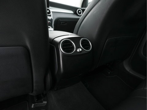 Mercedes-Benz GLC 300e 4MATIC Business Solution (Plug-In) {SoH-94%} (INCL-BTW) *LEATHER | FULL-LED | DIGI-COCKPIT | KEYLESS | DAB | HEATED-SPORTSEATS | CAMERA | PRIVACY-GLASS | NAVI-FULLMAP | ECC | PDC | CRUISE | 18''ALU*