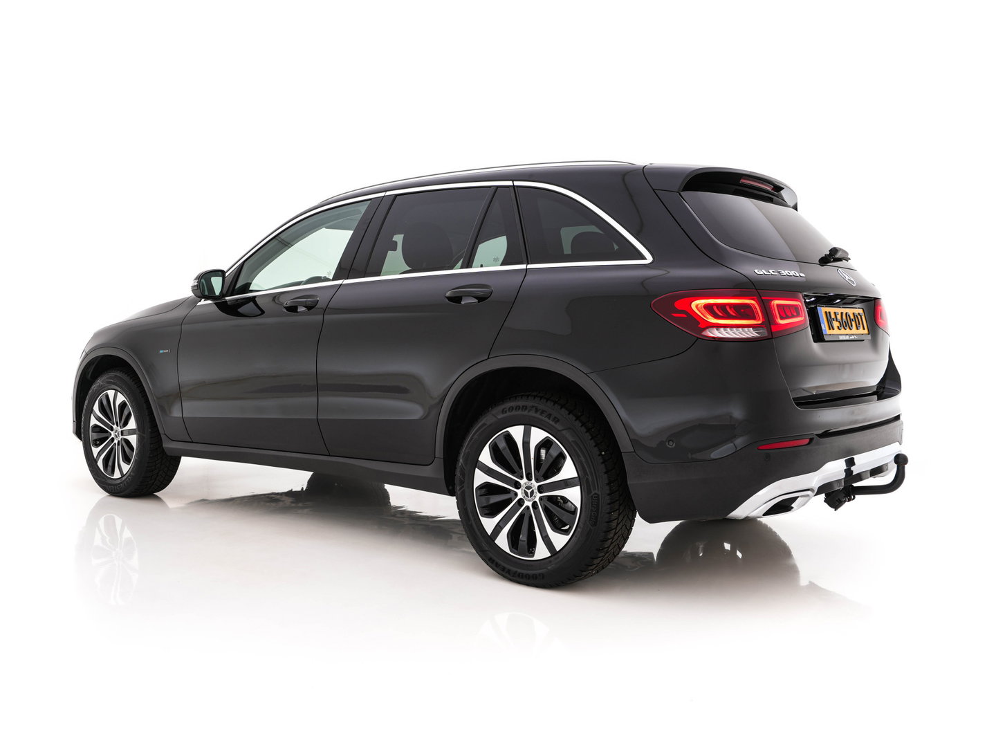 Mercedes-Benz GLC 300e 4MATIC Business Solution (Plug-In) {SoH-94%} (INCL-BTW) *LEATHER | FULL-LED | DIGI-COCKPIT | KEYLESS | DAB | HEATED-SPORTSEATS | CAMERA | PRIVACY-GLASS | NAVI-FULLMAP | ECC | PDC | CRUISE | 18''ALU*