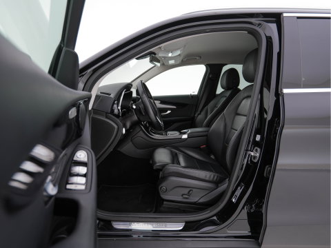 Mercedes-Benz GLC 300e 4MATIC Business Solution (Plug-In) {SoH-94%} (INCL-BTW) *LEATHER | FULL-LED | DIGI-COCKPIT | KEYLESS | DAB | HEATED-SPORTSEATS | CAMERA | PRIVACY-GLASS | NAVI-FULLMAP | ECC | PDC | CRUISE | 18''ALU*