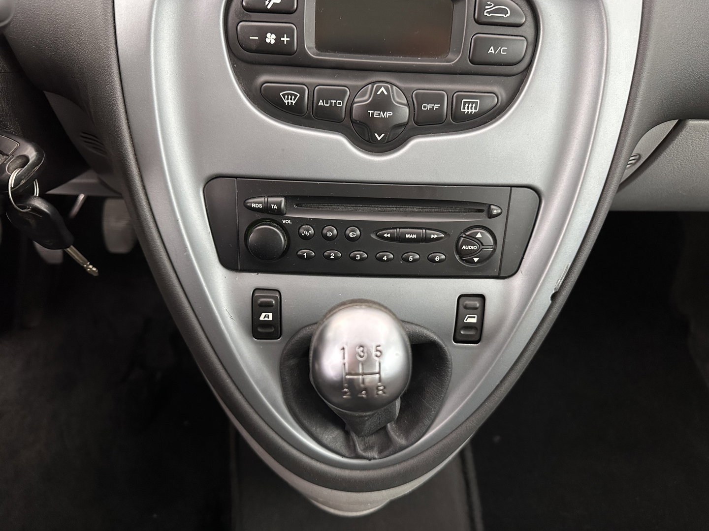 Citroën Xsara Picasso 1.8i-16V Attraction APK 05/27*AIRCO | CRUISE | COMFORTSEATS | PDC | VELOURS | RADIO-CD | TOWBAR*