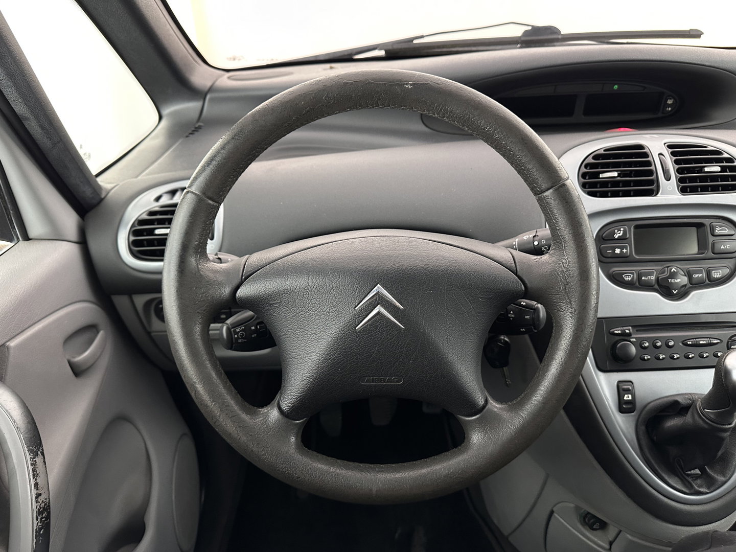 Citroën Xsara Picasso 1.8i-16V Attraction APK 05/27*AIRCO | CRUISE | COMFORTSEATS | PDC | VELOURS | RADIO-CD | TOWBAR*