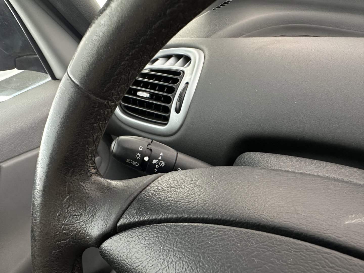 Citroën Xsara Picasso 1.8i-16V Attraction APK 05/27*AIRCO | CRUISE | COMFORTSEATS | PDC | VELOURS | RADIO-CD | TOWBAR*