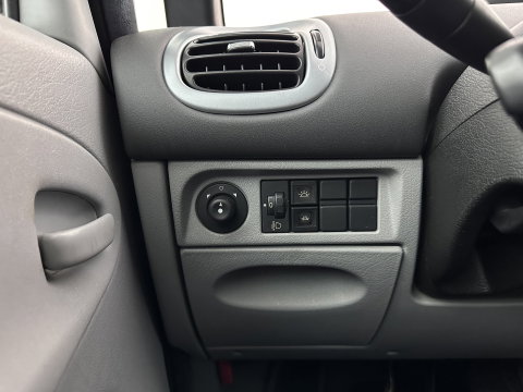 Citroën Xsara Picasso 1.8i-16V Attraction APK 05/27*AIRCO | CRUISE | COMFORTSEATS | PDC | VELOURS | RADIO-CD | TOWBAR*