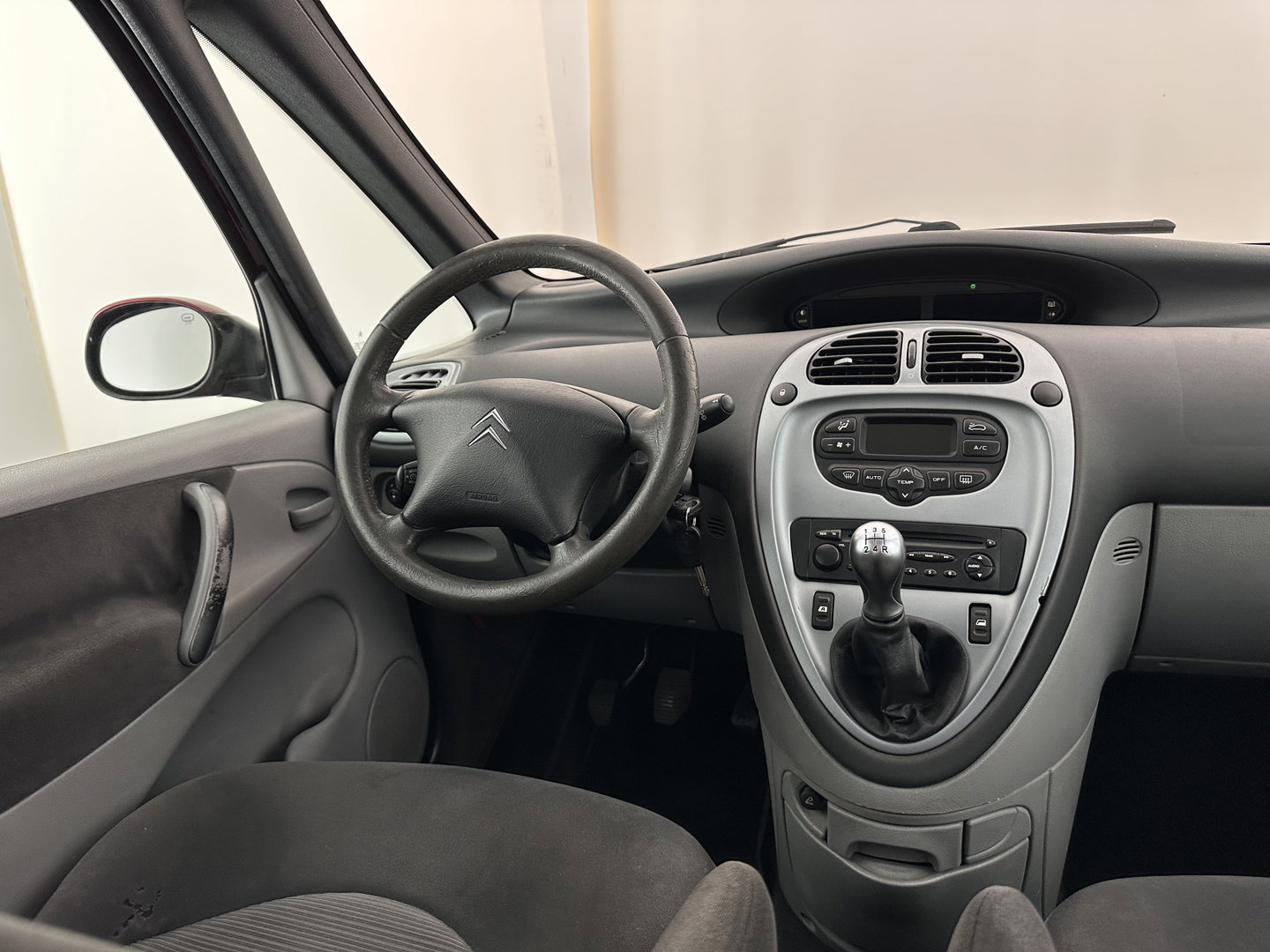 Citroën Xsara Picasso 1.8i-16V Attraction APK 05/27*AIRCO | CRUISE | COMFORTSEATS | PDC | VELOURS | RADIO-CD | TOWBAR*