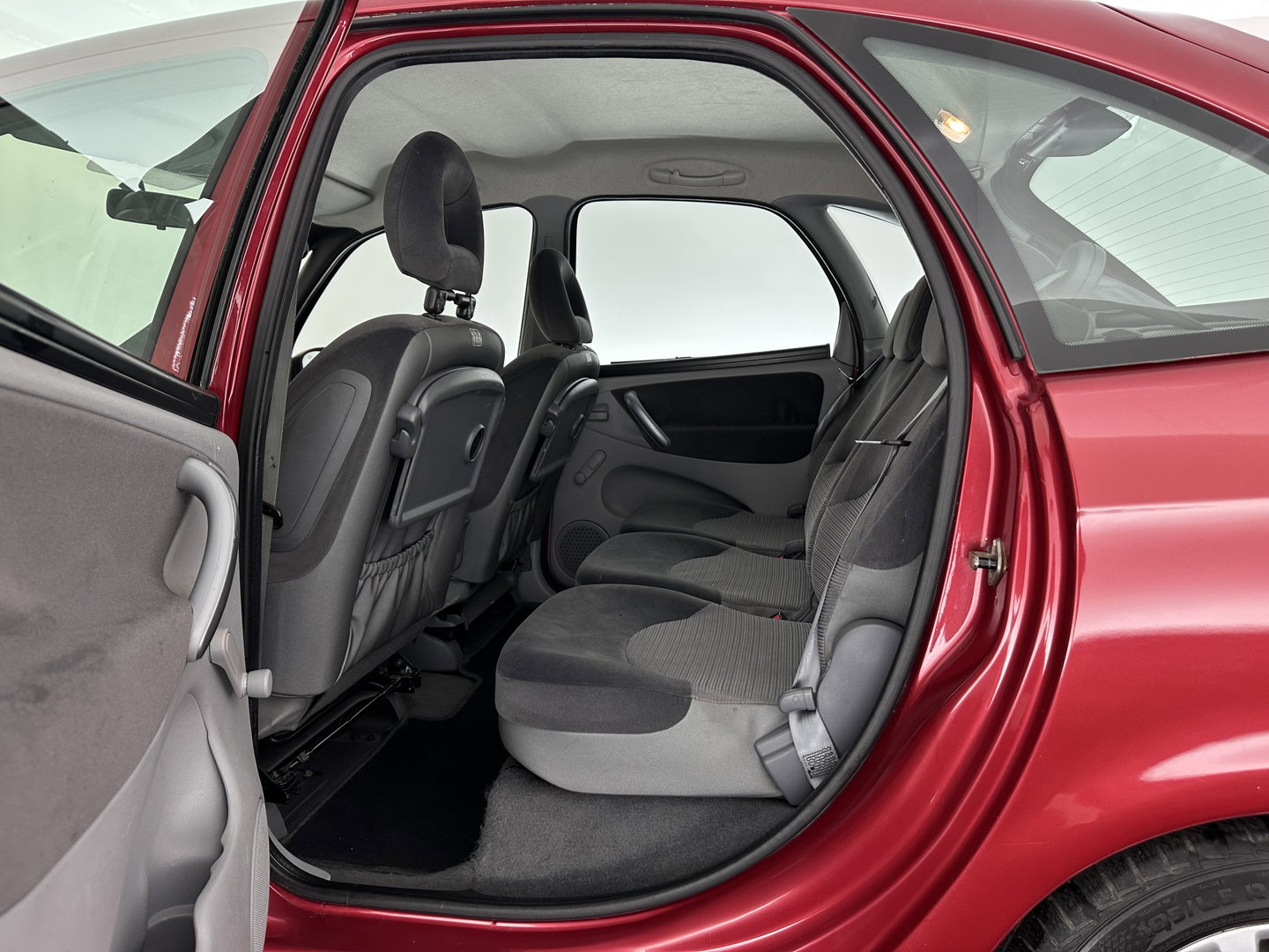 Citroën Xsara Picasso 1.8i-16V Attraction APK 05/27*AIRCO | CRUISE | COMFORTSEATS | PDC | VELOURS | RADIO-CD | TOWBAR*