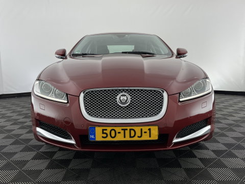 Jaguar XF 2.2D Aut. *LEATHER | XENON | CAMERA | HEATED-COMFORTSEATS | KEYLESS | NAVI-FULLMAP | ECC | PDC | WOODEN-INLAY | CRUISE | SHIFTPADDLES | MEMORY-PACK | TOWBAR | 17''ALU*