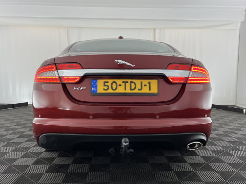 Jaguar XF 2.2D Aut. *LEATHER | XENON | CAMERA | HEATED-COMFORTSEATS | KEYLESS | NAVI-FULLMAP | ECC | PDC | WOODEN-INLAY | CRUISE | SHIFTPADDLES | MEMORY-PACK | TOWBAR | 17''ALU*