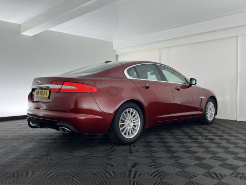 Jaguar XF 2.2D Aut. *LEATHER | XENON | CAMERA | HEATED-COMFORTSEATS | KEYLESS | NAVI-FULLMAP | ECC | PDC | WOODEN-INLAY | CRUISE | SHIFTPADDLES | MEMORY-PACK | TOWBAR | 17''ALU*
