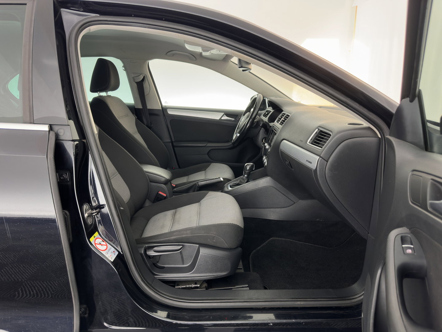 Volkswagen Jetta 1.4 TSI Hybrid Highline Aut. *XENON | NAVI-FULLMAP | COMFORTSEATS | PRIVACY-GLASS | SHIFTPADDLES |  ECC | PDC | CRUISE | 17''ALU*