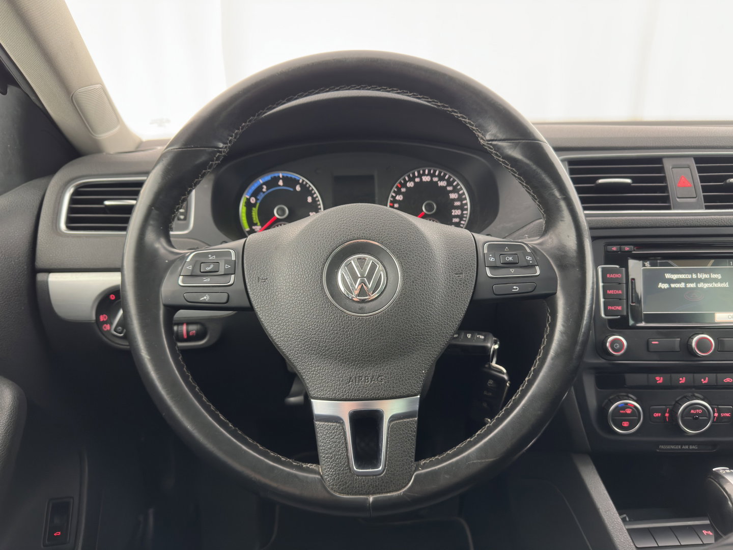 Volkswagen Jetta 1.4 TSI Hybrid Highline Aut. *XENON | NAVI-FULLMAP | COMFORTSEATS | PRIVACY-GLASS | SHIFTPADDLES |  ECC | PDC | CRUISE | 17''ALU*