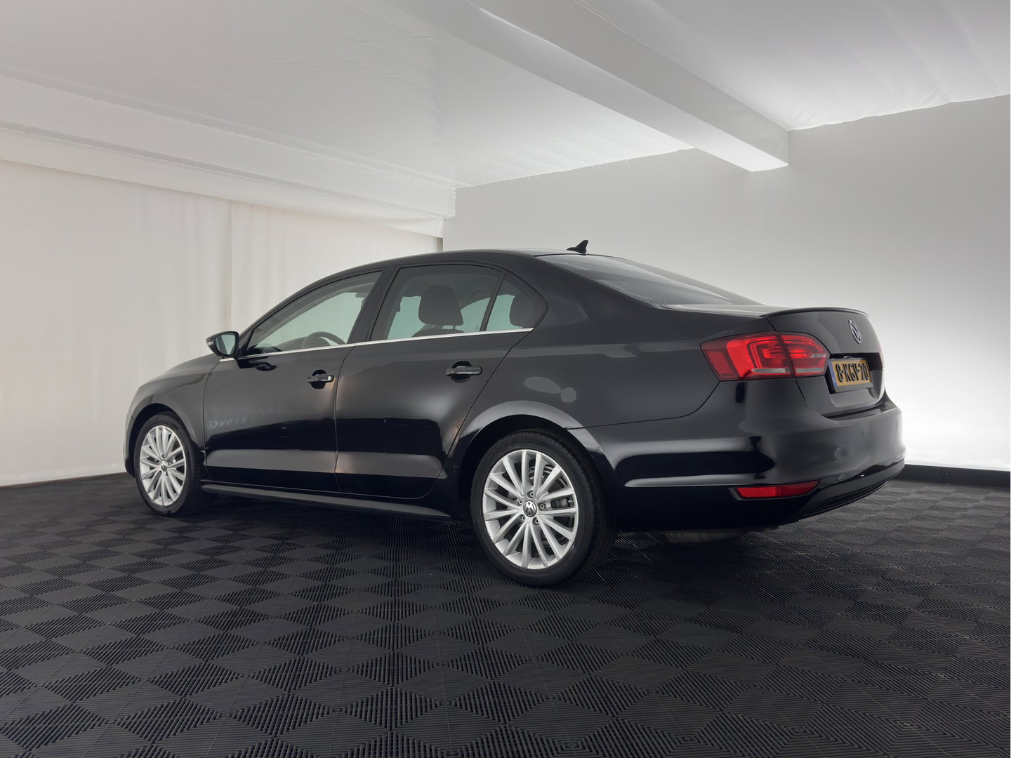 Volkswagen Jetta 1.4 TSI Hybrid Highline Aut. *XENON | NAVI-FULLMAP | COMFORTSEATS | PRIVACY-GLASS | SHIFTPADDLES |  ECC | PDC | CRUISE | 17''ALU*