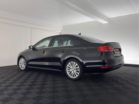 Volkswagen Jetta 1.4 TSI Hybrid Highline Aut. *XENON | NAVI-FULLMAP | COMFORTSEATS | PRIVACY-GLASS | SHIFTPADDLES |  ECC | PDC | CRUISE | 17''ALU*