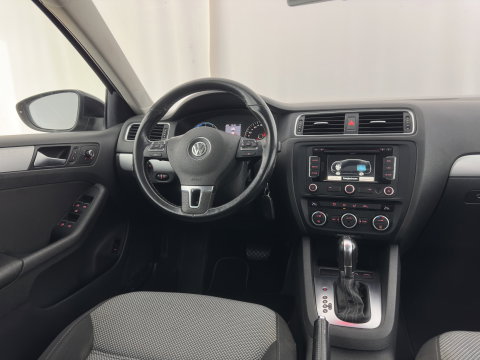 Volkswagen Jetta 1.4 TSI Hybrid Highline Aut. *XENON | NAVI-FULLMAP | COMFORTSEATS | PRIVACY-GLASS | SHIFTPADDLES |  ECC | PDC | CRUISE | 17''ALU*