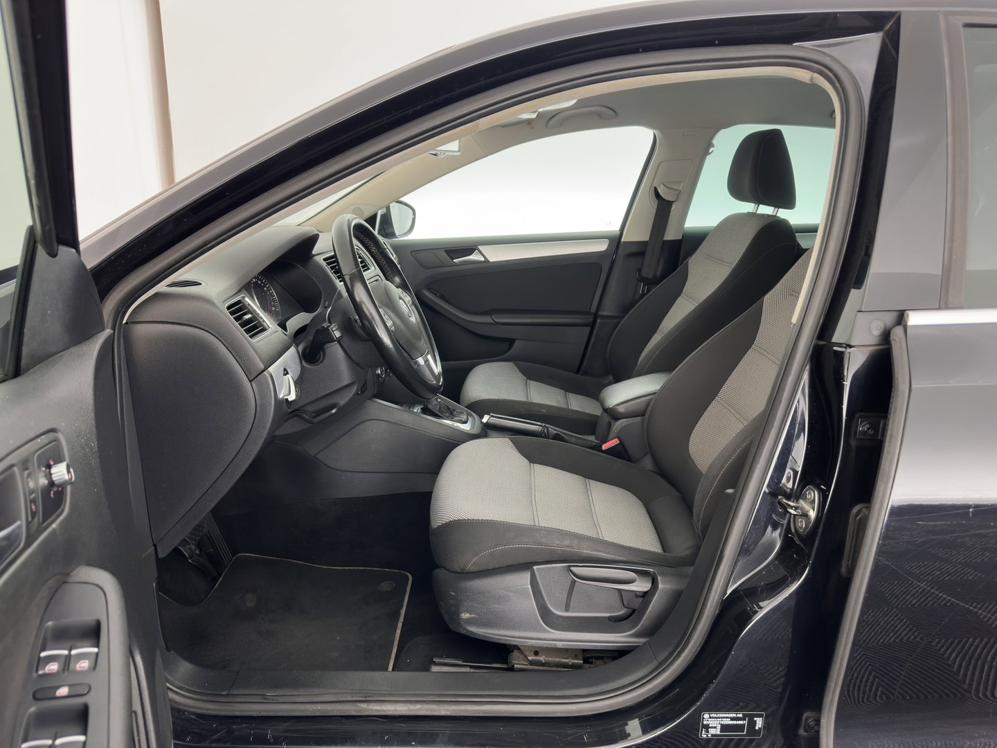 Volkswagen Jetta 1.4 TSI Hybrid Highline Aut. *XENON | NAVI-FULLMAP | COMFORTSEATS | PRIVACY-GLASS | SHIFTPADDLES |  ECC | PDC | CRUISE | 17''ALU*
