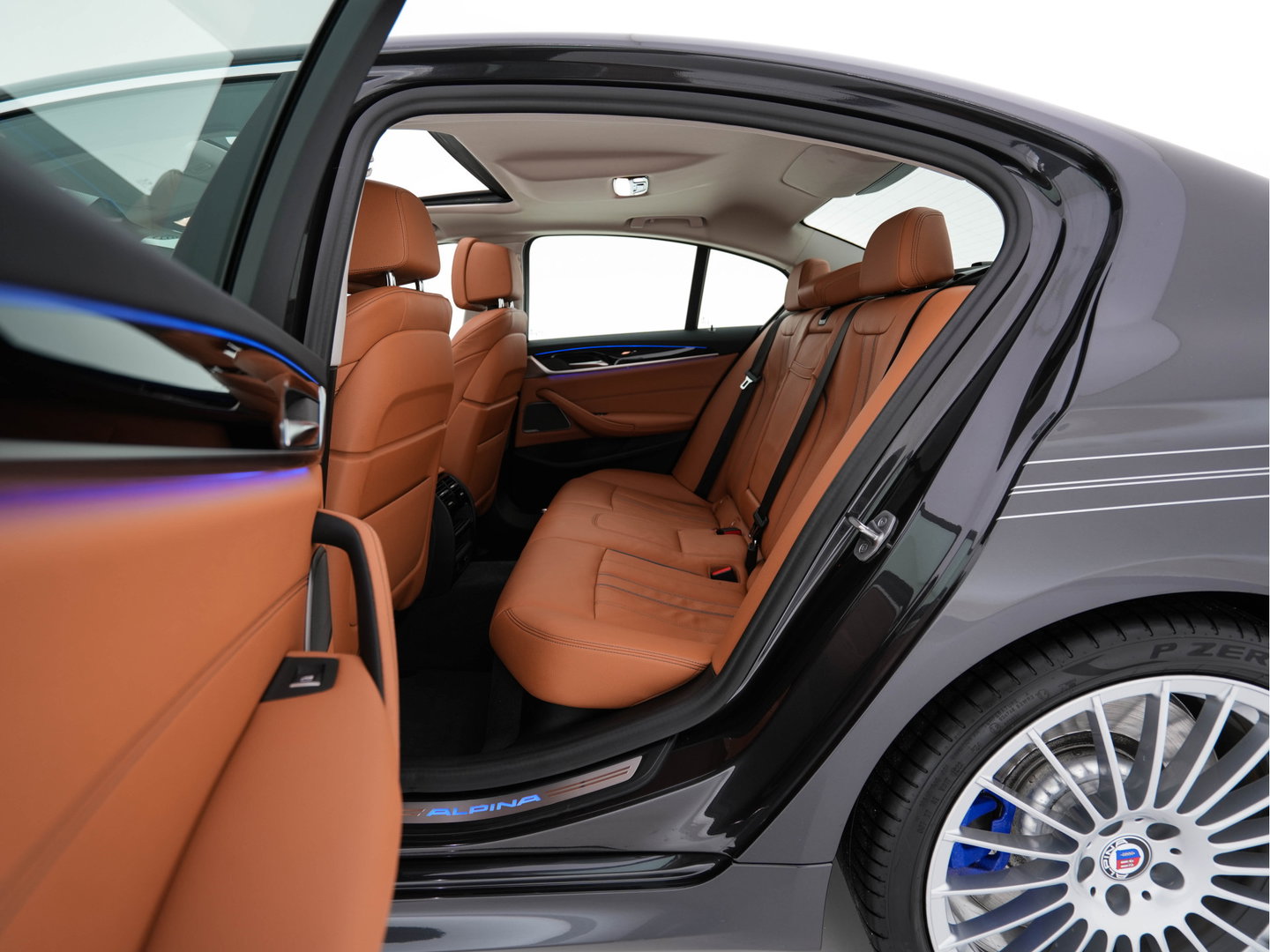 Alpina BMW ALPINA D5 S "Limousine nr.121" ALLRAD Aut. *PANO | LEATHER | HARMAN/KARDON | FULL-LED | ADAPTIVE-CRUISE | MEMORY-PACK | DIGI-COCKPIT | CAMERA | NAVI-FULLMAP | HEATED-COMFORTSEATS | AMBIENTLIGHT | SHIFTPADDLES |  TOWBAR | DAB | ..