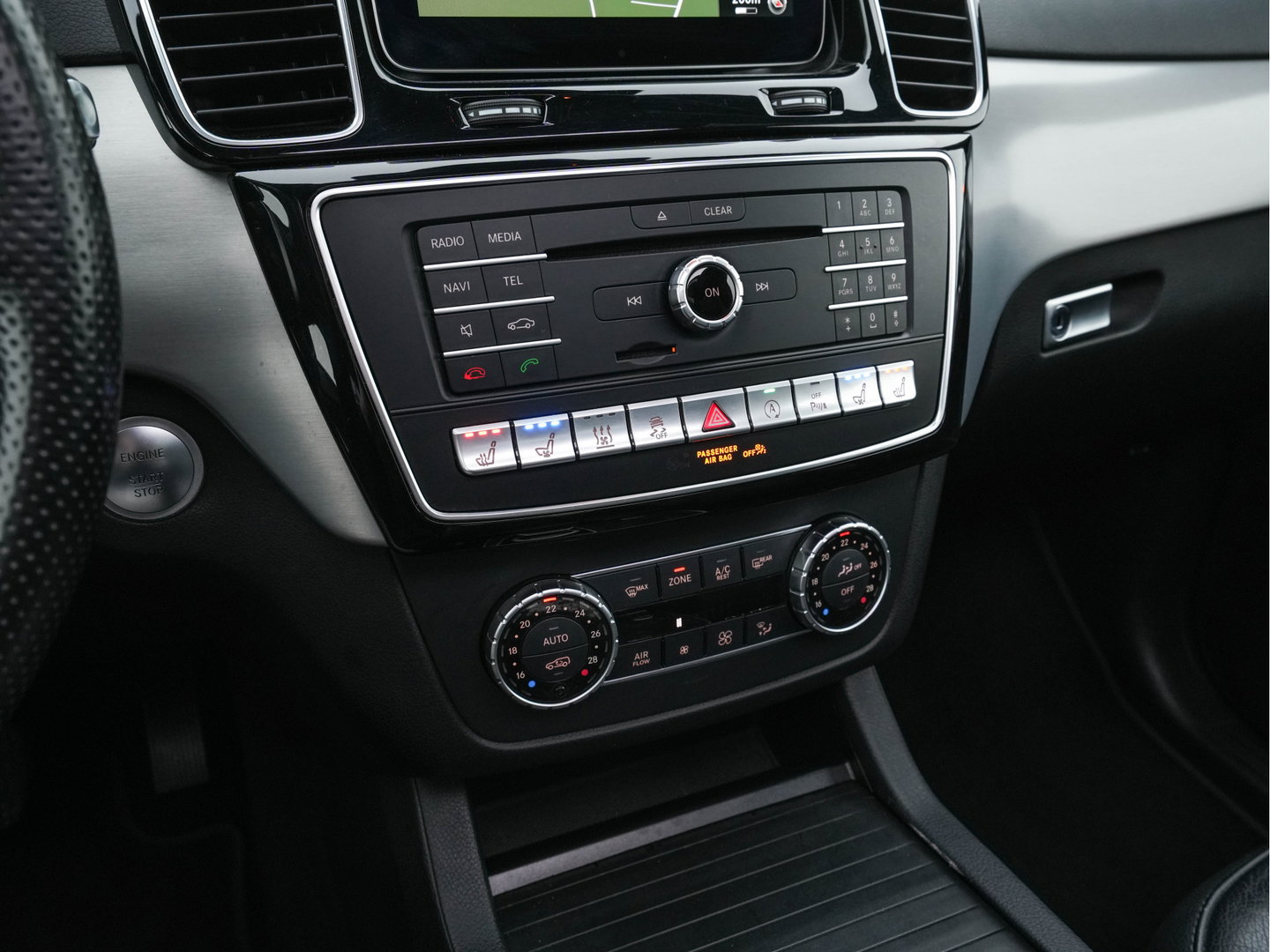 Mercedes-Benz GLS 350 d 4MATIC AMG-Line [ 7-Pers ] *PANO | LEATHER | FULL-LED | DISTRONIC | NAVI-FULLMAP | HEAT/COLD-COMFORTSEATS | BLINDSPOT | MEMORY-PACK | HARMAN/KARDON | TOPVIEW | KEYLESS | SHIFTPADDLES | PRIVACY-GLASS | TOWBAR | 21''ALU*