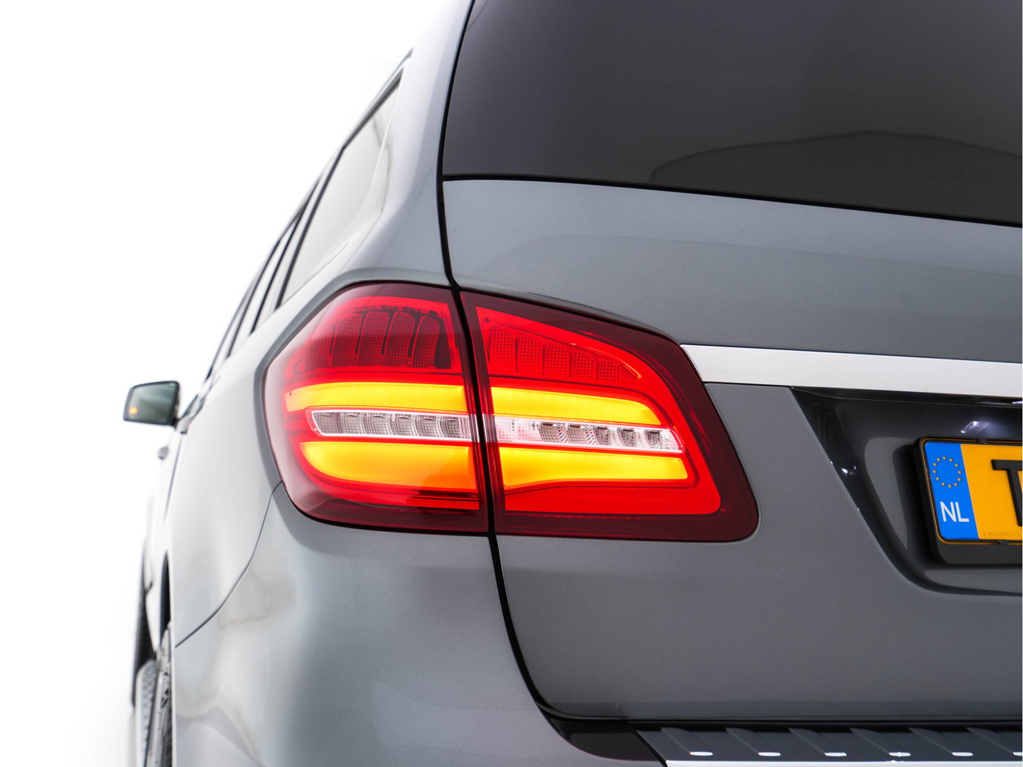 Mercedes-Benz GLS 350 d 4MATIC AMG-Line [ 7-Pers ] *PANO | LEATHER | FULL-LED | DISTRONIC | NAVI-FULLMAP | HEAT/COLD-COMFORTSEATS | BLINDSPOT | MEMORY-PACK | HARMAN/KARDON | TOPVIEW | KEYLESS | SHIFTPADDLES | PRIVACY-GLASS | TOWBAR | 21''ALU*