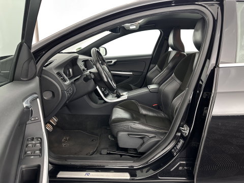 Volvo V60 2.0 D4 R-Design Business Aut *LEATHER-MICROFIBRE | XENON | NAVI-FULLMAP | ECC | PDC | CRUISE | 16''ALU*