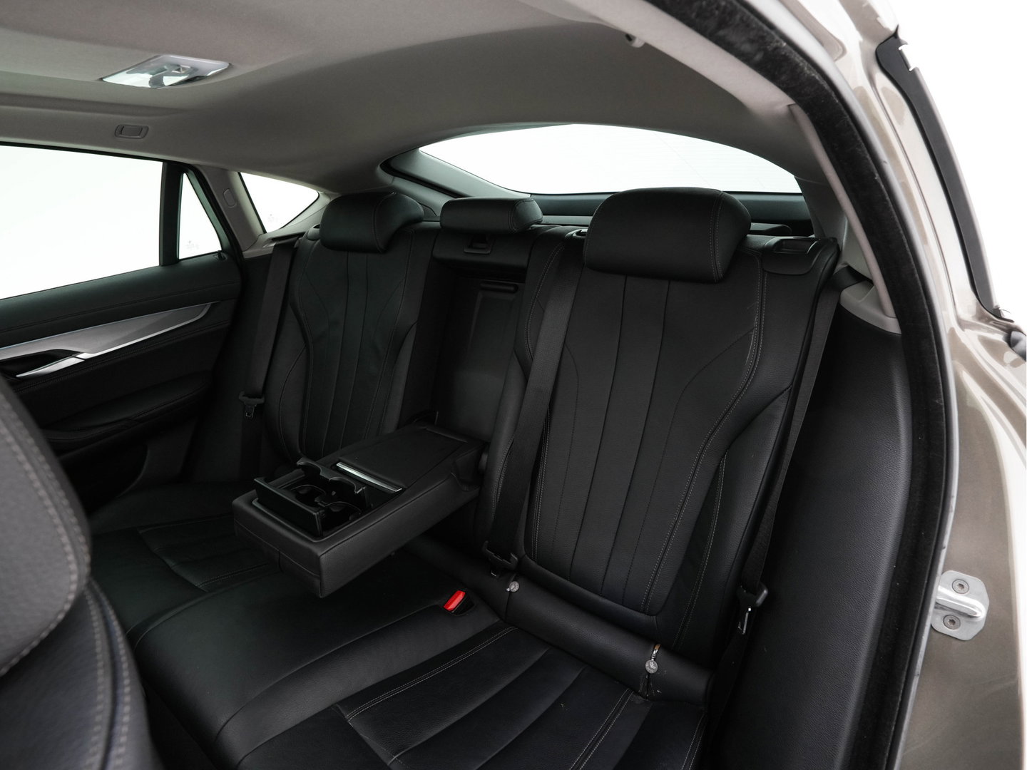 BMW X6 xDrive30d High Executive (INCL-BTW) Aut. *PANO | LEATHER | FULL-LED | HARMAN/KARDON | BLINDSPOT | MEMORY-PACK | DIGI-COCKPIT | HEATED-COMFORTSEATS | NAVI-FULLMAP | PRIVACYGLASS | HEAD-UP | ADAPTIVE-CRUISE | 19"ALU*
