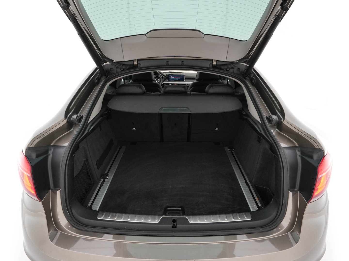 BMW X6 xDrive30d High Executive (INCL-BTW) Aut. *PANO | LEATHER | FULL-LED | HARMAN/KARDON | BLINDSPOT | MEMORY-PACK | DIGI-COCKPIT | HEATED-COMFORTSEATS | NAVI-FULLMAP | PRIVACYGLASS | HEAD-UP | ADAPTIVE-CRUISE | 19"ALU*