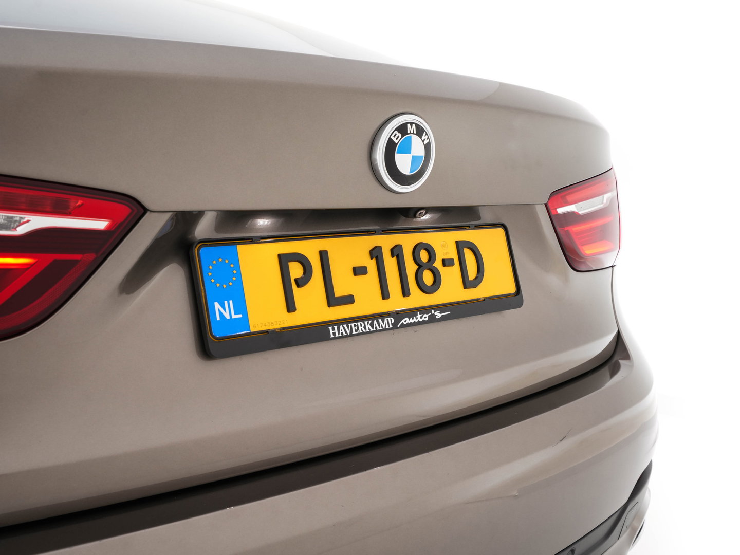 BMW X6 xDrive30d High Executive (INCL-BTW) Aut. *PANO | LEATHER | FULL-LED | HARMAN/KARDON | BLINDSPOT | MEMORY-PACK | DIGI-COCKPIT | HEATED-COMFORTSEATS | NAVI-FULLMAP | PRIVACYGLASS | HEAD-UP | ADAPTIVE-CRUISE | 19"ALU*