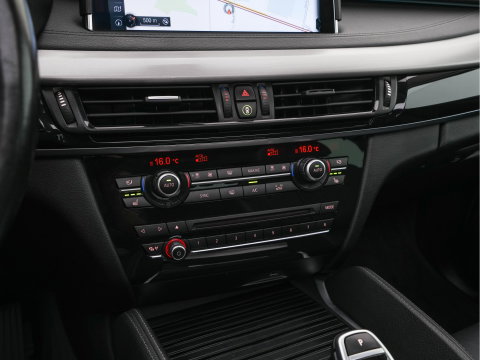 BMW X6 xDrive30d High Executive (INCL-BTW) Aut. *PANO | LEATHER | FULL-LED | HARMAN/KARDON | BLINDSPOT | MEMORY-PACK | DIGI-COCKPIT | HEATED-COMFORTSEATS | NAVI-FULLMAP | PRIVACYGLASS | HEAD-UP | ADAPTIVE-CRUISE | 19"ALU*