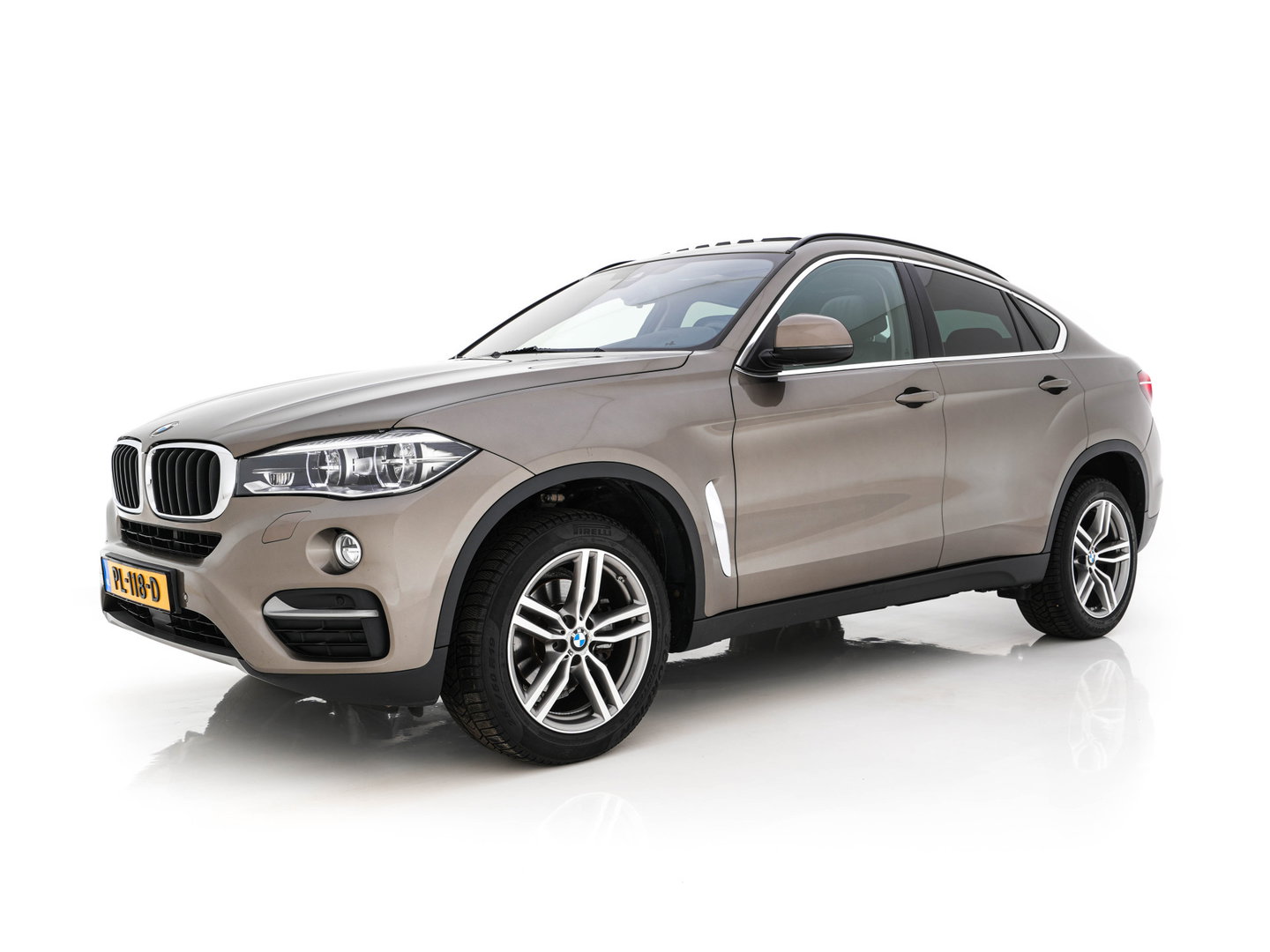 BMW X6 xDrive30d High Executive (INCL-BTW) Aut. *PANO | LEATHER | FULL-LED | HARMAN/KARDON | BLINDSPOT | MEMORY-PACK | DIGI-COCKPIT | HEATED-COMFORTSEATS | NAVI-FULLMAP | PRIVACYGLASS | HEAD-UP | ADAPTIVE-CRUISE | 19"ALU*