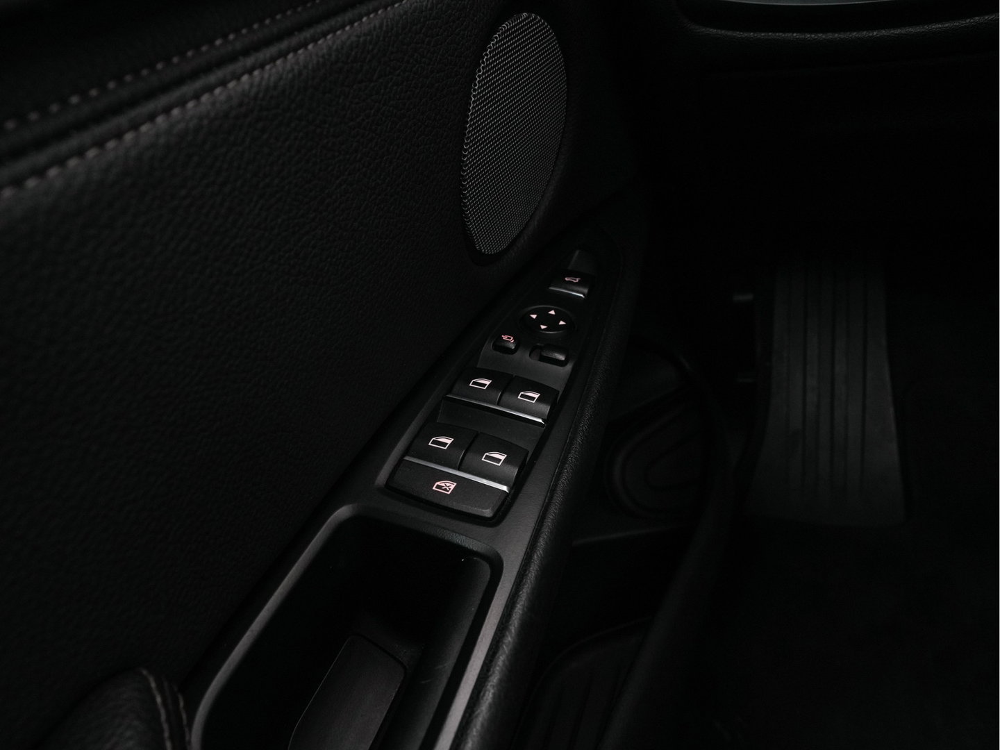 BMW X6 xDrive30d High Executive (INCL-BTW) Aut. *PANO | LEATHER | FULL-LED | HARMAN/KARDON | BLINDSPOT | MEMORY-PACK | DIGI-COCKPIT | HEATED-COMFORTSEATS | NAVI-FULLMAP | PRIVACYGLASS | HEAD-UP | ADAPTIVE-CRUISE | 19"ALU*