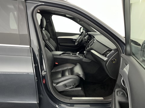 Volvo XC90 2.0 T8 Twin Engine AWD Inscription [ 7-Pers. ] (INCL-BTW) Aut. *PANO | HEAD-UP | LUXURY-LEATHER | FULL-LED | DIGI-COCKPIT | NAVI-FULLMAP | CARPLAY | ECC | HEATED-COMFORTSEATS | LANE-ASSIST | PDC | TOWBAR | 19"ALU*