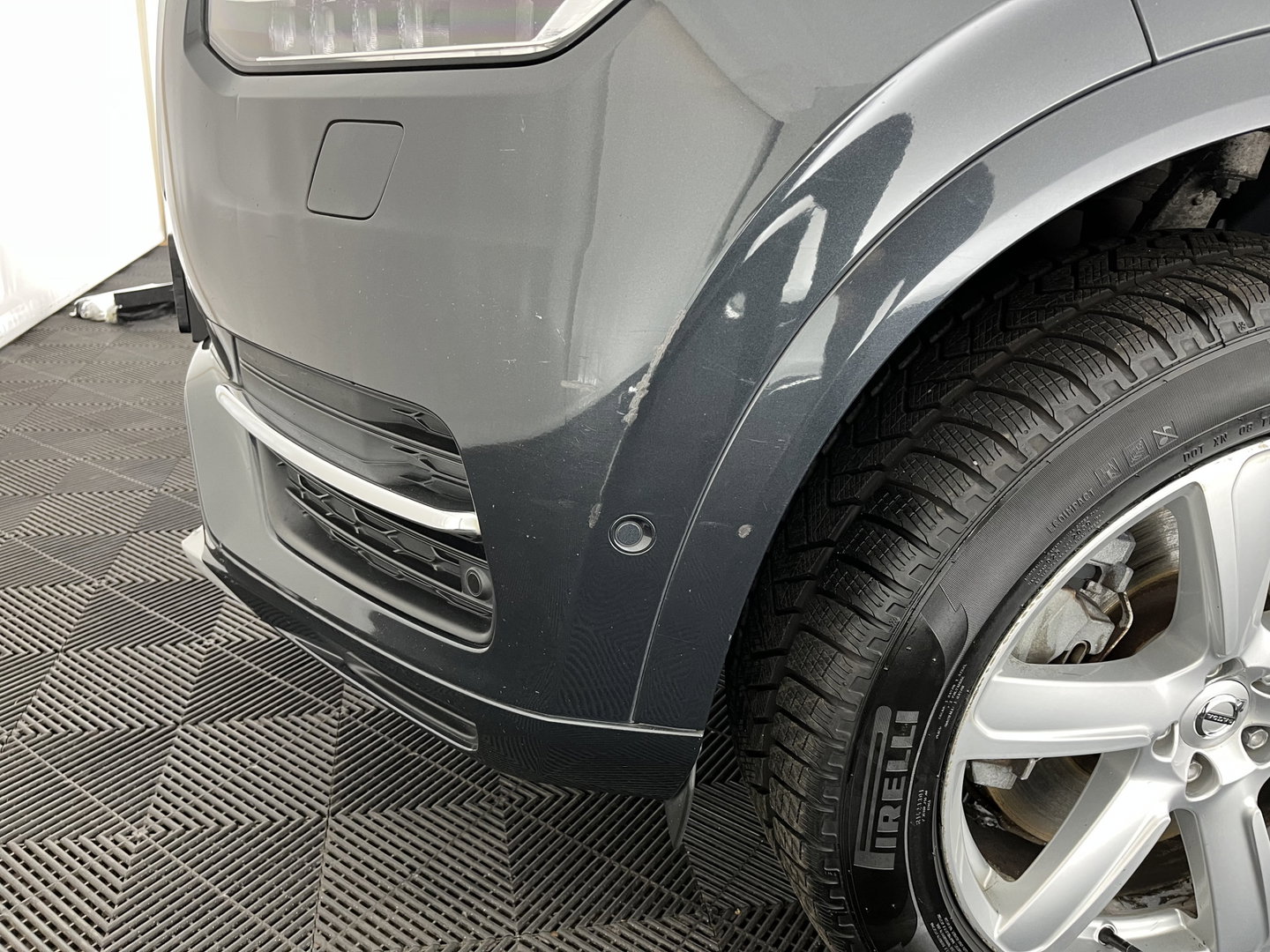 Volvo XC90 2.0 T8 Twin Engine AWD Inscription [ 7-Pers. ] (INCL-BTW) Aut. *PANO | HEAD-UP | LUXURY-LEATHER | FULL-LED | DIGI-COCKPIT | NAVI-FULLMAP | CARPLAY | ECC | HEATED-COMFORTSEATS | LANE-ASSIST | PDC | TOWBAR | 19"ALU*
