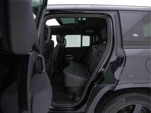 Land Rover Defender 110 2.0 P400e 110 XS Edition (Plug-in) (INCL-BTW-BPM) *PANO | LEATHER | FULL-LED | MERIDIAN-AUDIO | BLINDSPOT | TOPVIEW | AIRSUSPENSION | HEATED-COMFORTSEATS | KEYLESS | CARPLAY | LANE-ASIST | DAB+ | PRIVACYGLASS | 20''ALU*